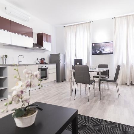Hemeras Boutique Homes - City Center Design Flats Milan Exterior photo